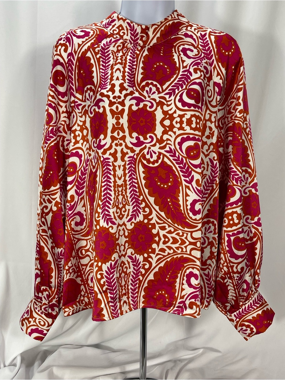 TCEC Pink & Orange Paisley Long Sleeve Blouse w/tie neck & blousy sleeves. Sz M